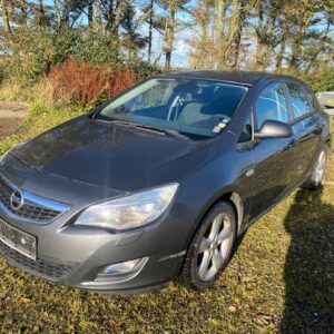 Opel Astra 1,6  årgang: 2011 Pris: 7500 kr.